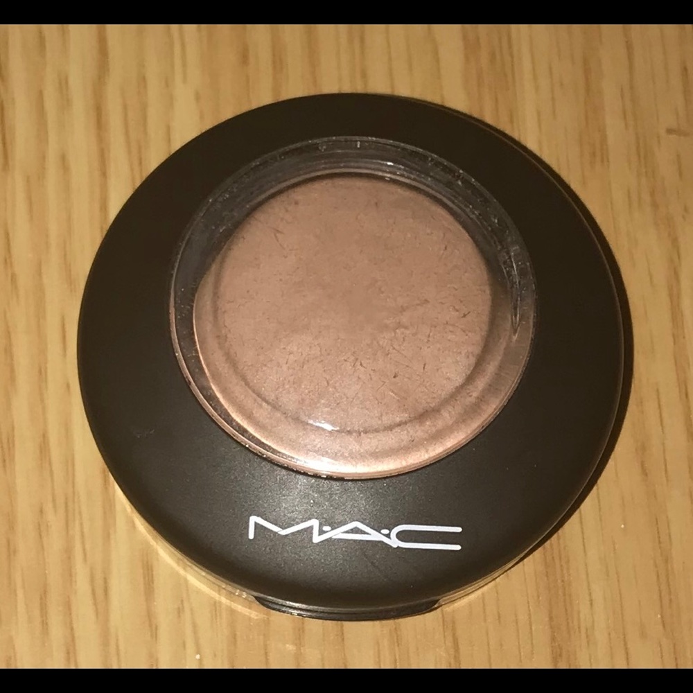 M•A•C Cosmic Force Mineralize Blush